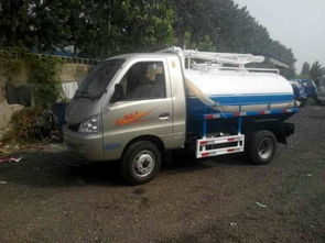 黑豹吸糞車與吸污車 城市清潔與環(huán)境維護(hù)的得力助手